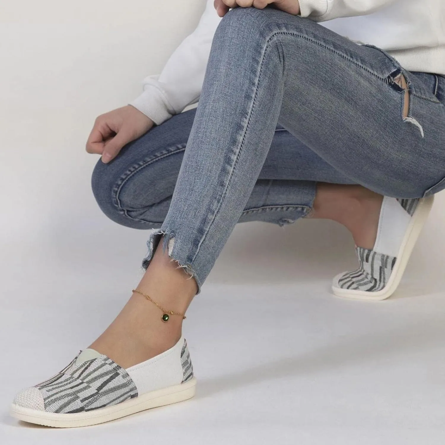 Hbeylia Slip On Loafers For Women Fashion Casual Soft Comfort Non Slip Round Toe Low Top Flats Walking Shoes Anti Skid Fall Driving Dress Shoes Canvas For Lady Girl