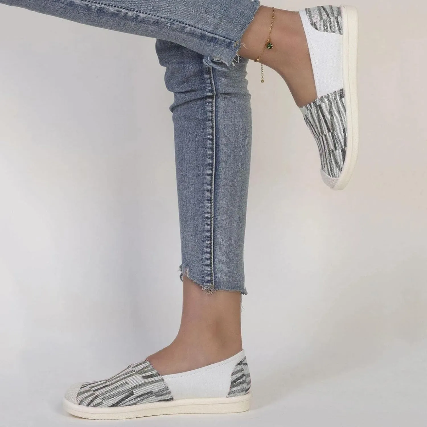 Hbeylia Slip On Loafers For Women Fashion Casual Soft Comfort Non Slip Round Toe Low Top Flats Walking Shoes Anti Skid Fall Driving Dress Shoes Canvas For Lady Girl