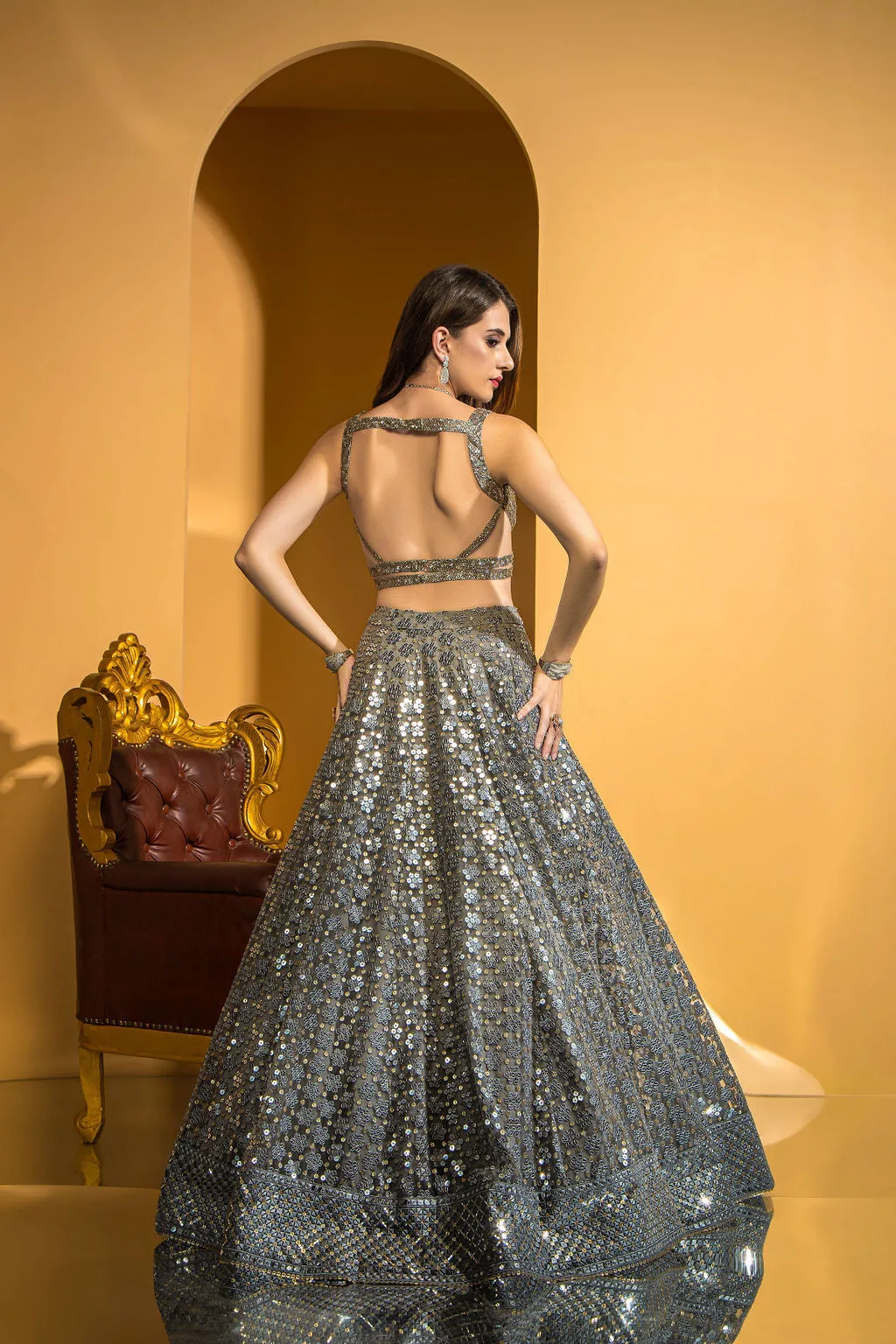 Stylish top with skirt